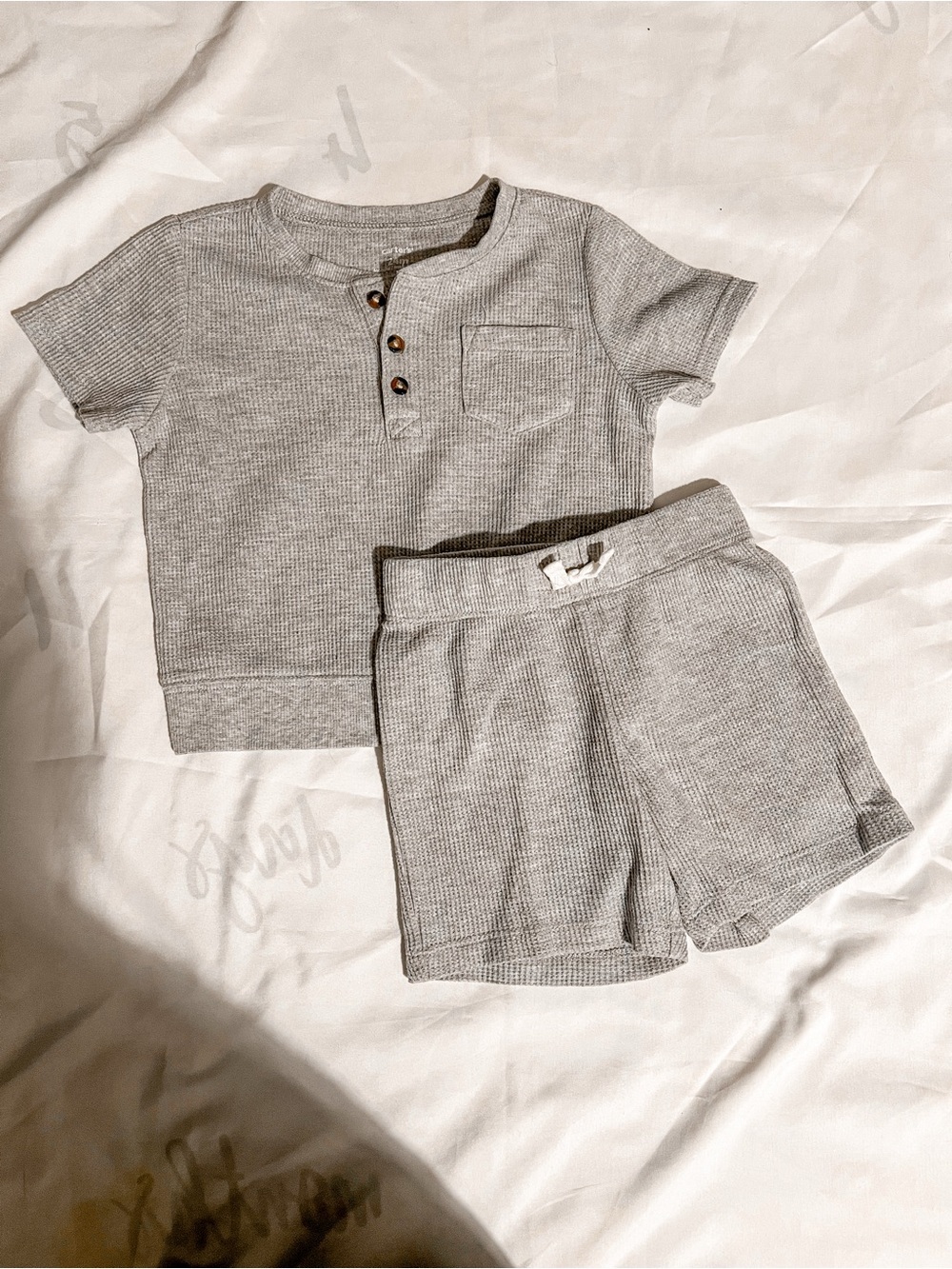 Carter’s Two-Piece Waffle Knit Short Set in Light Gray Size 24 Months